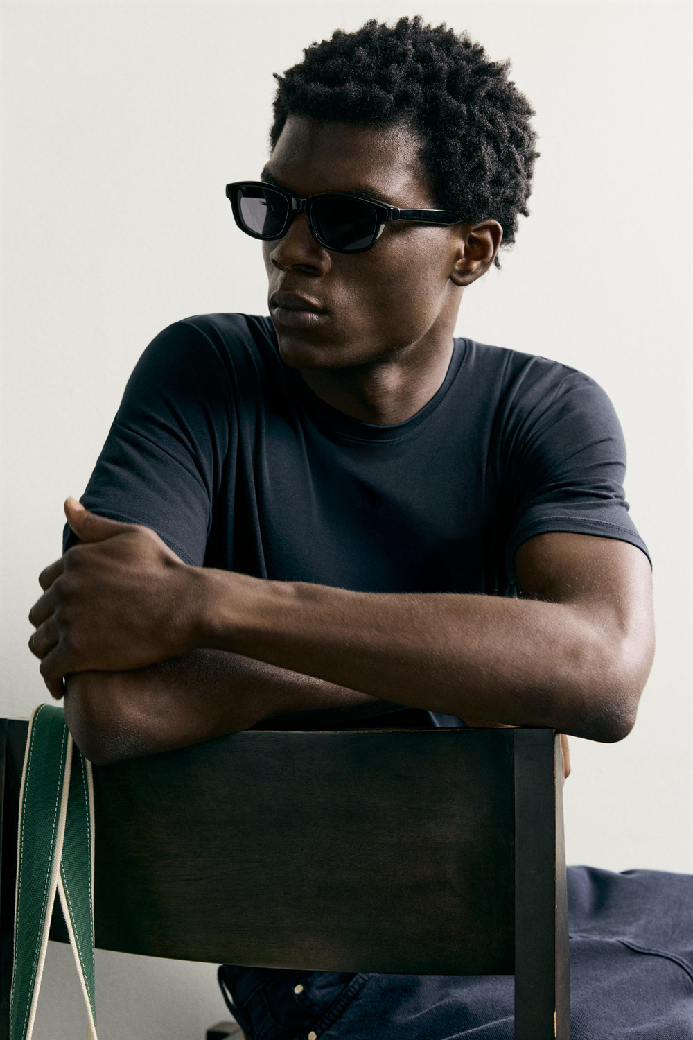 БАЗОВАЯ ФУТБОЛКА SLIM FIT /01 — ZARA