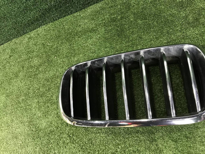 Решетка радиатора правая BMW X5 F15 X6 F16 (2013-2018)