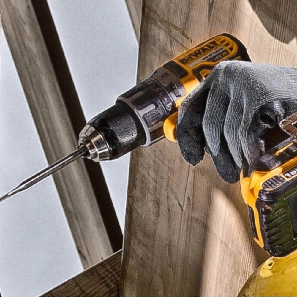 Дрель-шуруповерт аккумуляторная DeWalt DCD791P2