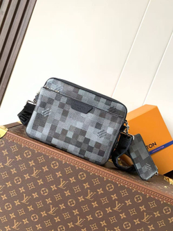 Мессенджер-Сумка через плечо Louis Vuitton