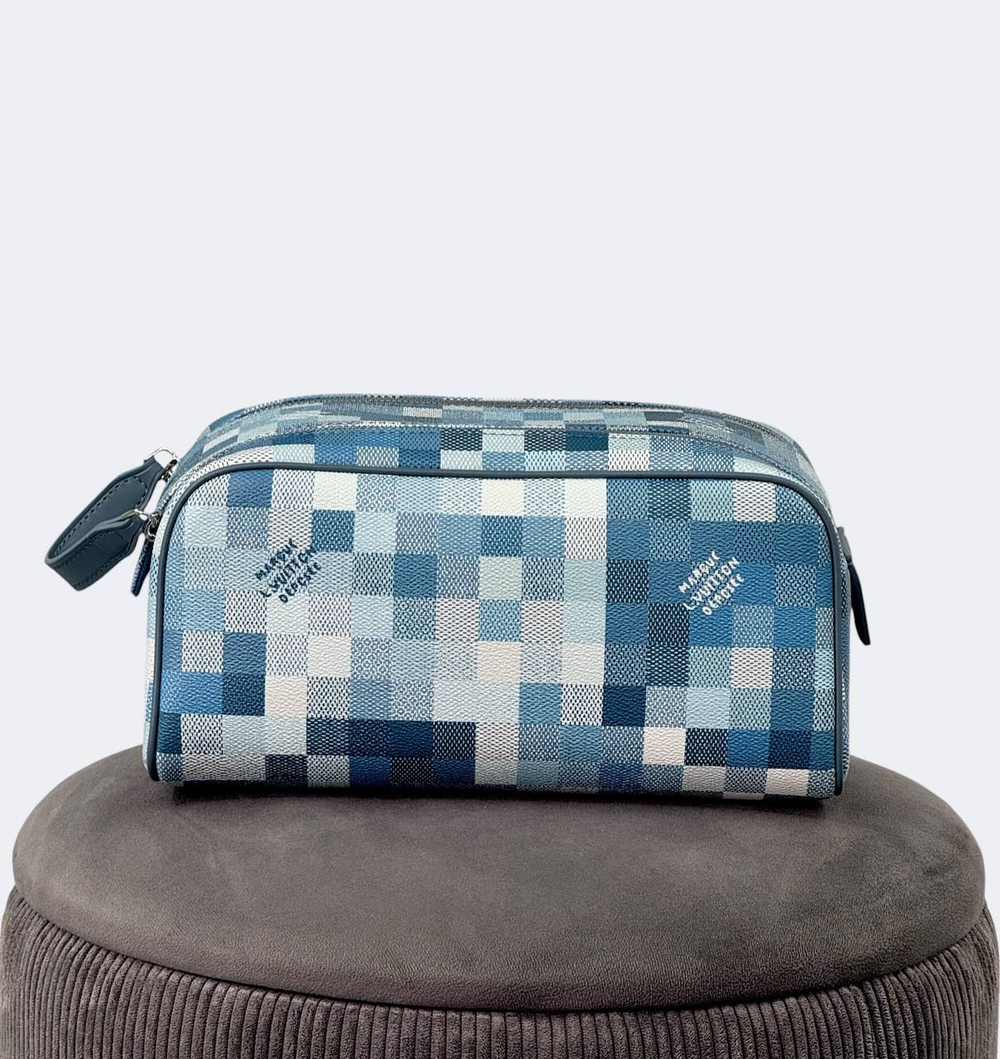 Несессер Louis Vuitton Dopp Kit
