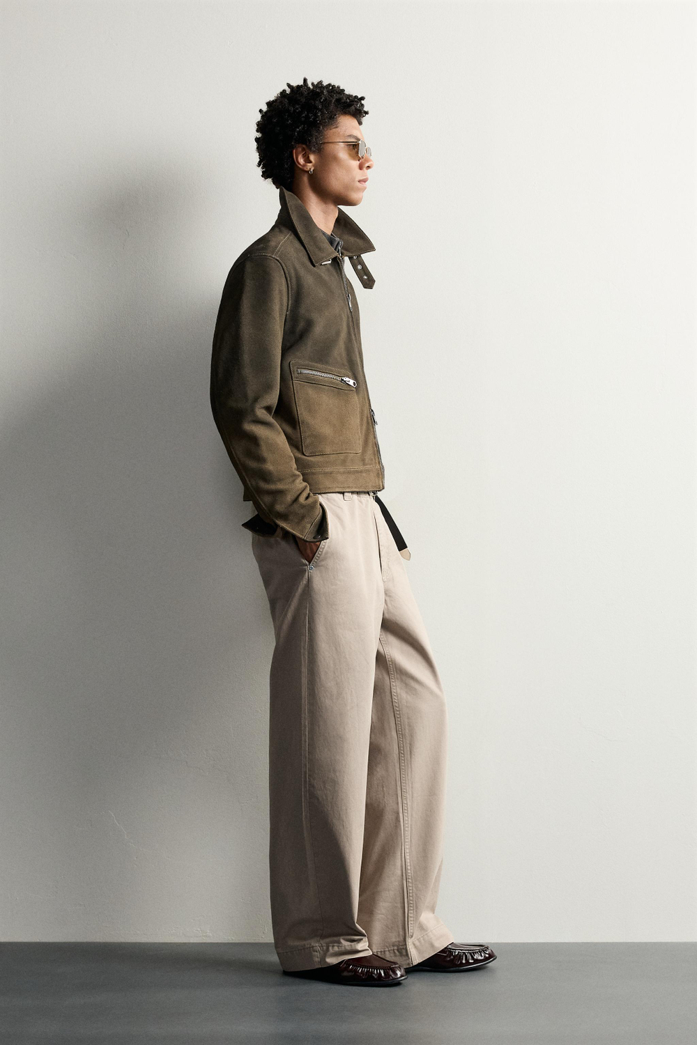 БРЮКИ ЧИНОС RELAXED FIT С ЭФФЕКТОМ ПОТЕРТОСТИ — ZARA · 2005/804