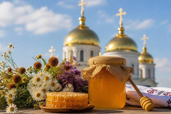 Медовый Спас и другие праздники меда: традиции, обряды и современность