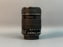 Canon EF-S 18-135mm 3.5-5.6 IS