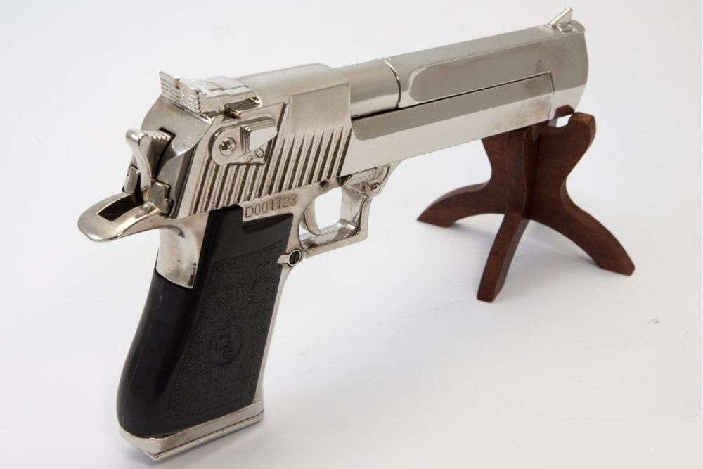 Пистолет Desert Eagle