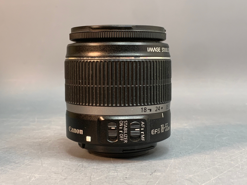 Canon 450D kit 18-55mm 3.5-5.6 IS 63.000 кадров