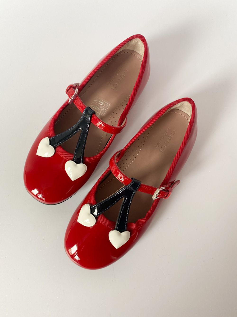 Новые лаковые туфли Gucci, 26