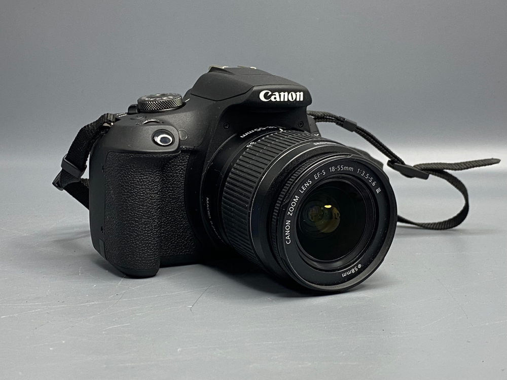Canon EOS 2000D как новый