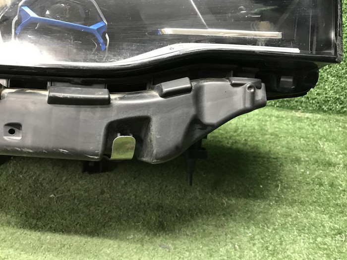 Фара правая BMW X7 G07 (2019-2022) Laser