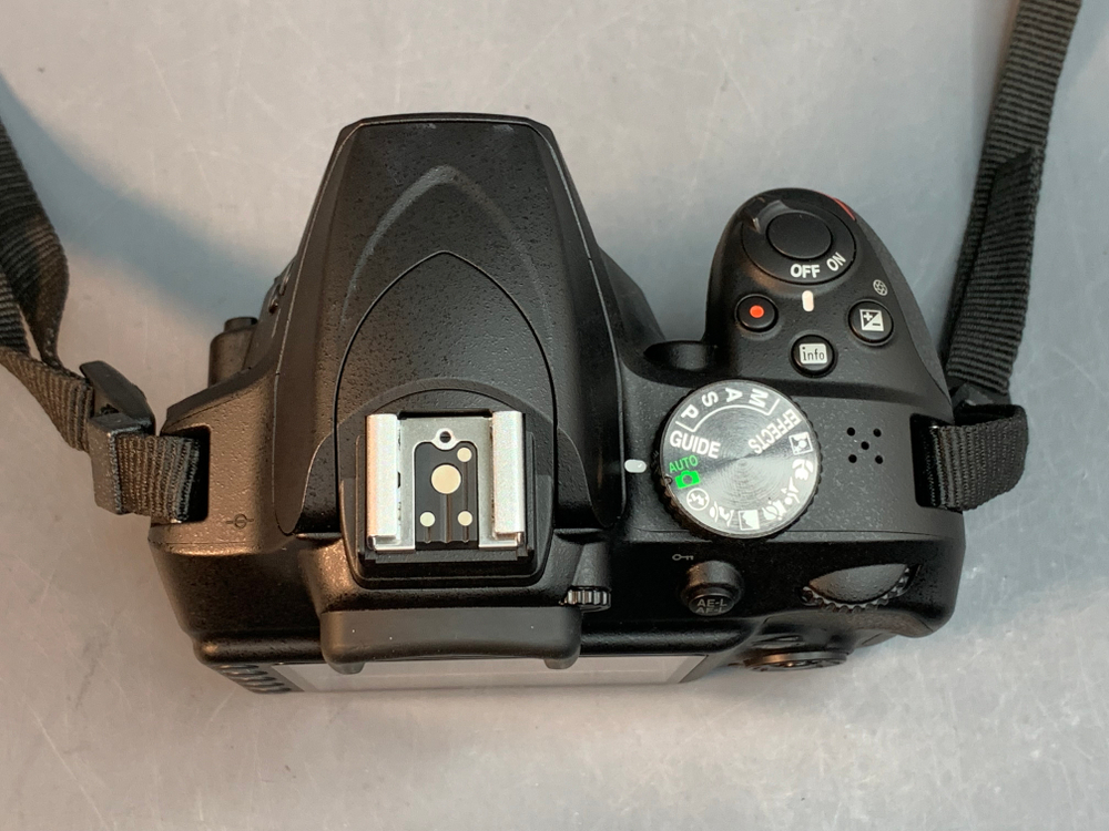 Nikon D3400 Kit AF-P DX 18-55mm G VR 13.500 кадров