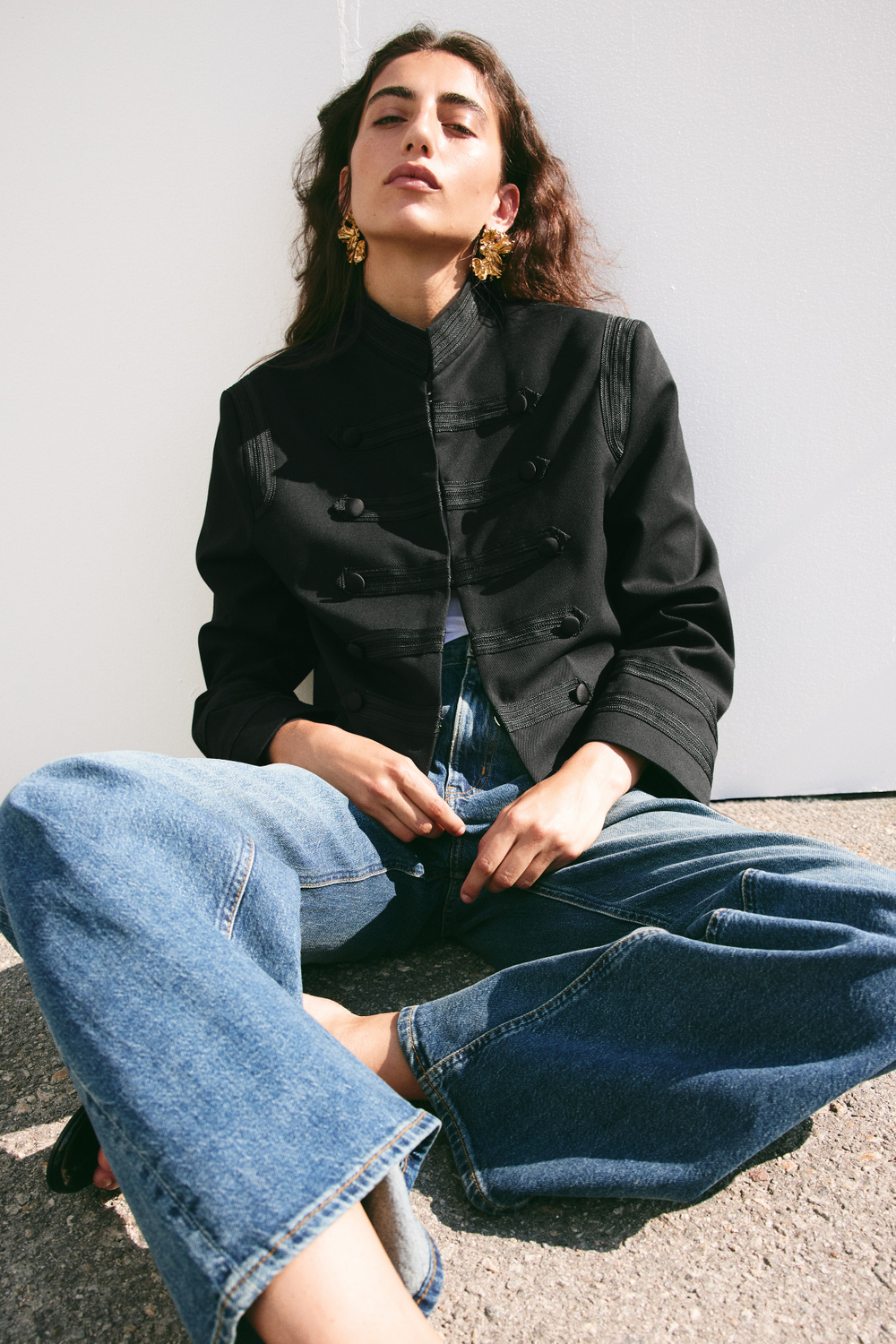 Короткий габардиновый жакет с подплечниками - H&M