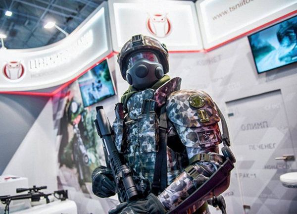 РОСТЕХ ПРЕДСТАВИЛ ЭКЗОСКЕЛЕТ ДЛЯ ЭКИПИРОВКИ "СОЛДАТ БУДУЩЕГО"