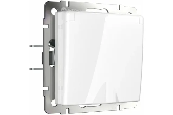 Розетка Werkel с заземлением с крышкой и шторкой IP44 белый 25750