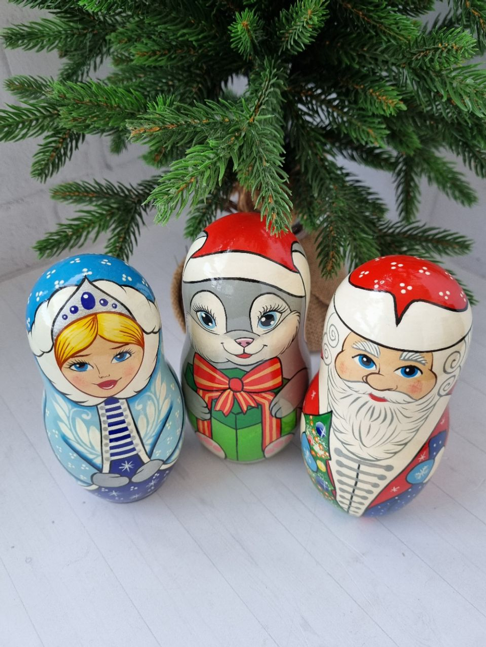 Зайка с подарком