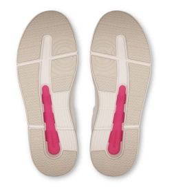 Женские кроссовки On The Roger Advantage - white/pink