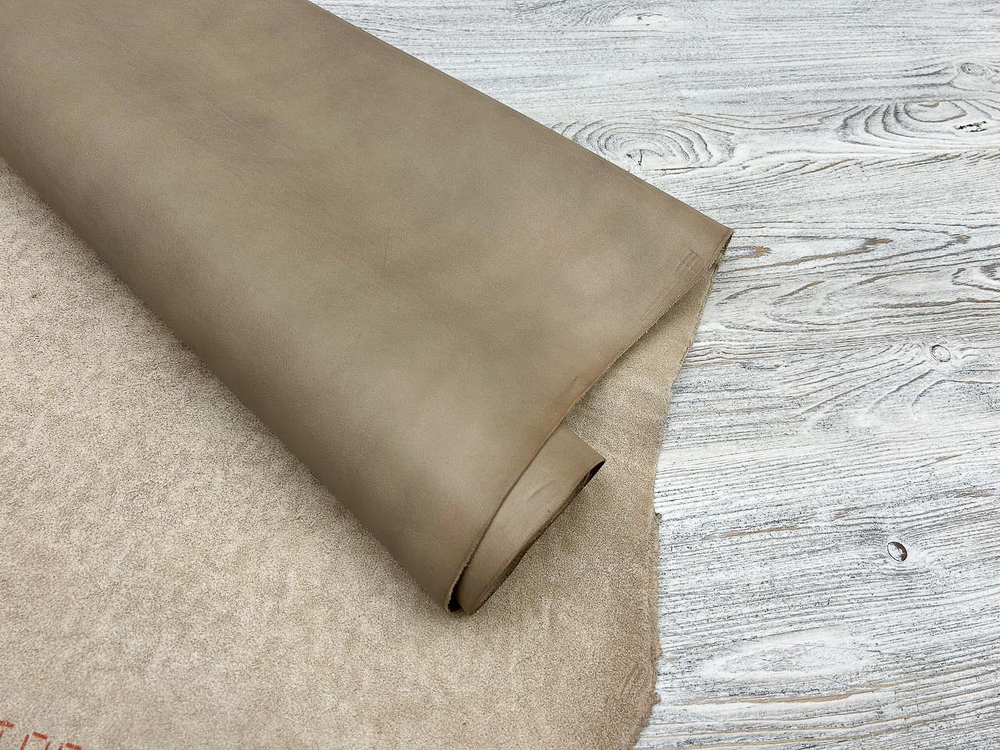 Кузна цв. Бежевый / Cusna Vintage Powder Beige, толщ. 1,4-1,6 мм, натуральная кожа