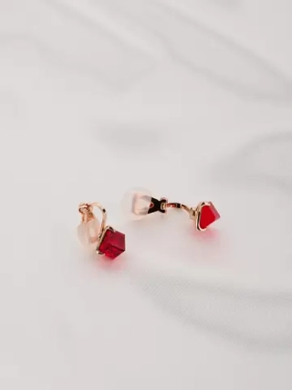 Клипсы Миражи с красными кристаллами Swarovski