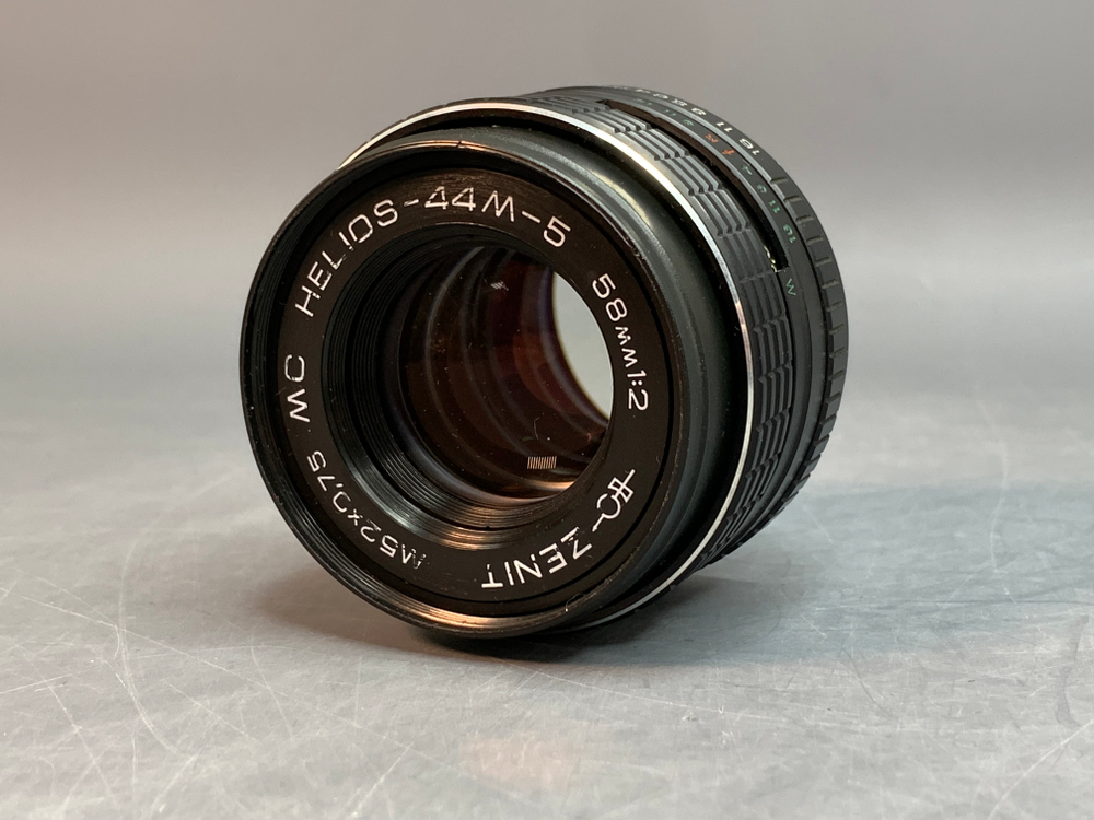 MC Helios-44M-5