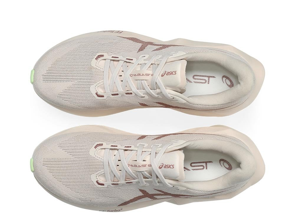 Мужские беговые кроссовки Asics Novablast 6 M Кремовые