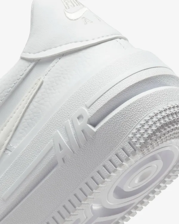 Кроссовки женские NIKE W AIR FORCE 1 PLT.AF.ORM