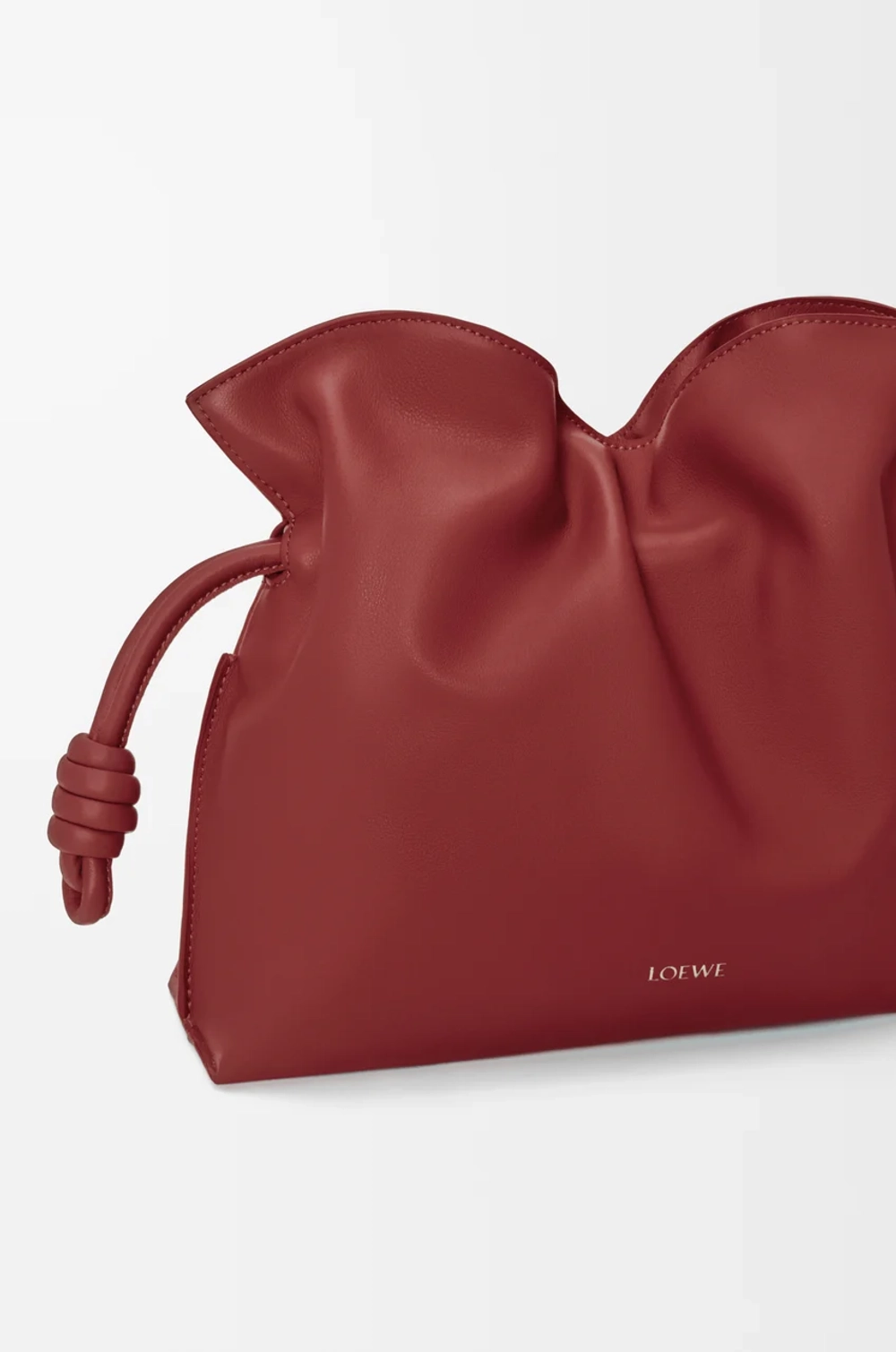Loewe Сумка-клатч среднего размера Flamenco из телячьей кожи наппа, красный