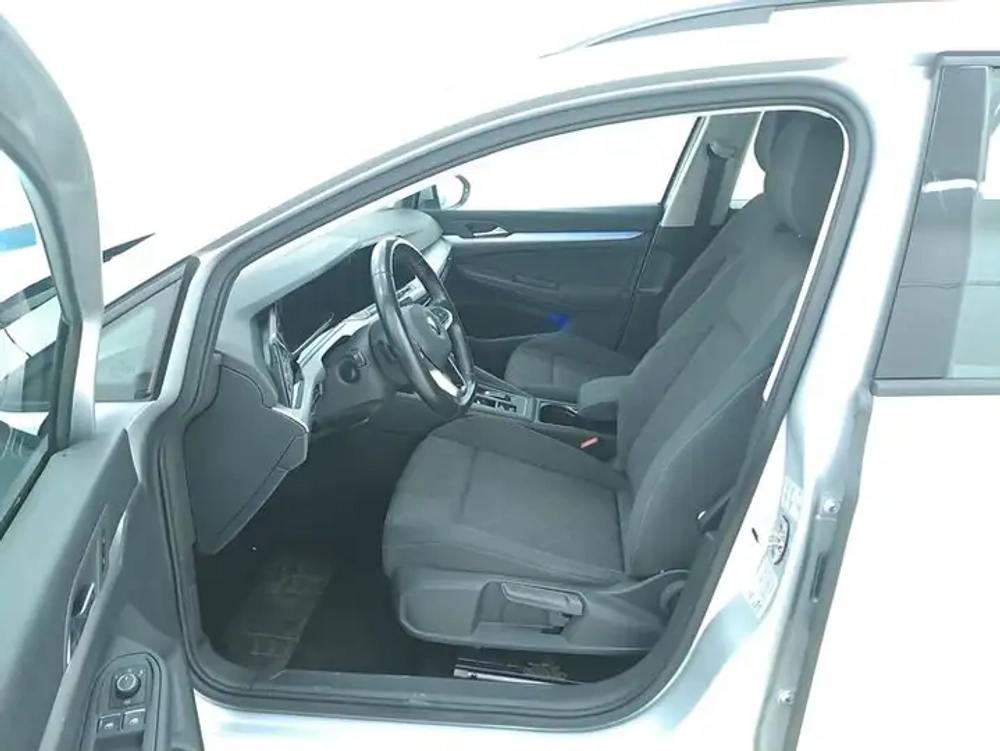 Volkswagen Golf VIII поколения в комплектации Life