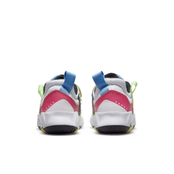 alt="Яркие разноцветные акценты на Jordan MA2 PS Rainbow"
