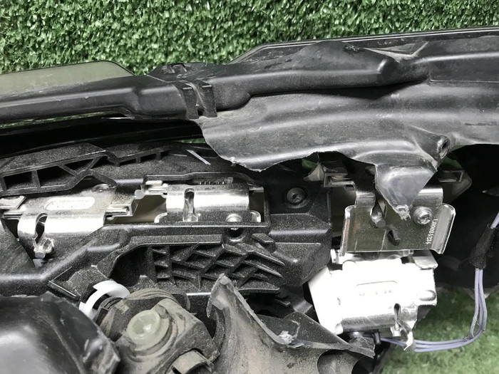 Битая Фара правая Land-Rover Discovery 5 16-21 LED