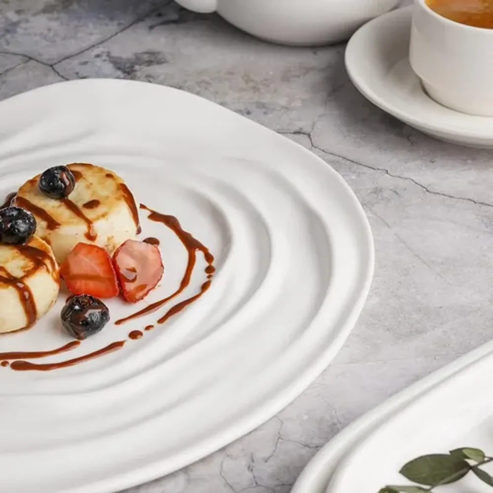 Тарелка 29*26 см h2,5/1,7 см овальная Relief Wave белая фарфор P.L. Proff Cuisine [4]