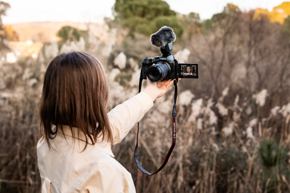 Беззеркальный фотоаппарат Canon EOS R7 Kit RF-S 18-150 IS STM
