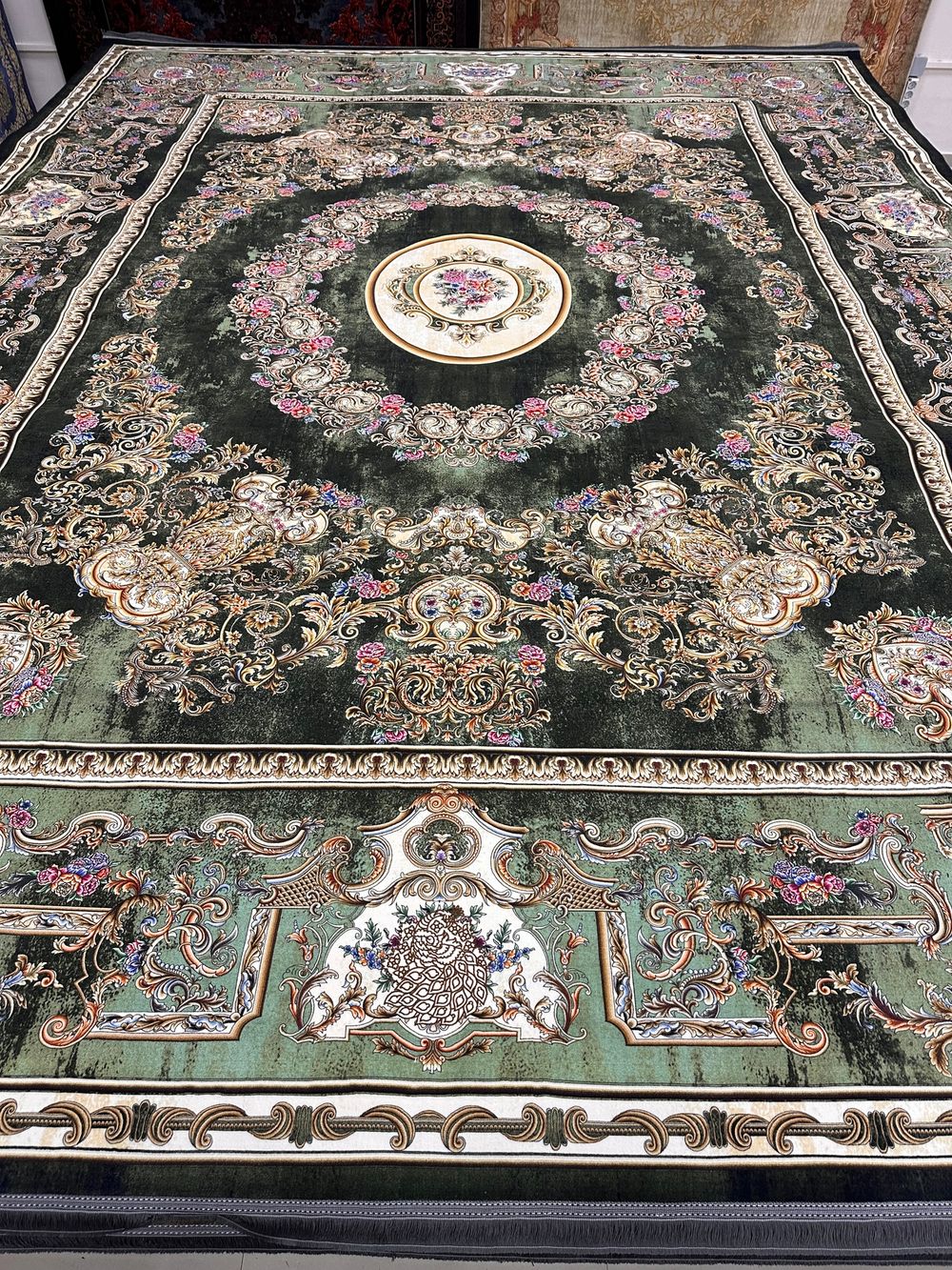 Ковёр зеленый классический эксклюзивный