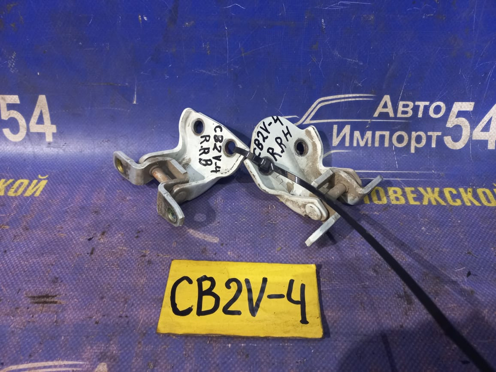 Петля двери задней правой MITSUBISHI LIBERO 1994