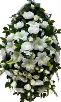 Похоронный венок из искусственных белых азалий и роз