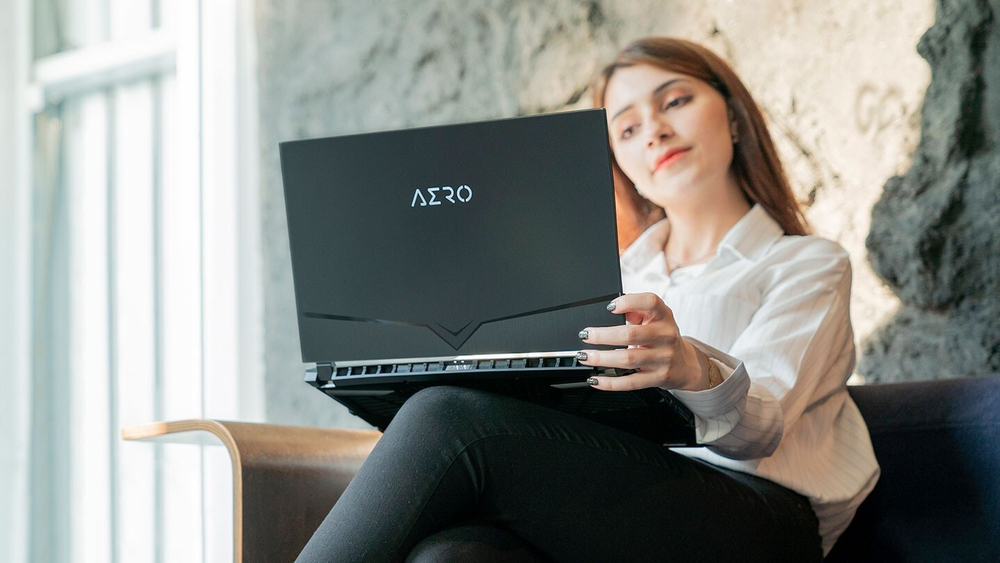 Ноутбук Gigabyte AERO 15 KB-7RU1130SH 15.6; 1920x1080 (Full HD), Intel Core i7 10750H, 2600 МГц, 16 Гб DDR-4, 512 Гб SSD, GeForce RTX 2060 6144 Мб, Wi-Fi, Bluetooth, Cam, Windows 10 Home (64 bit), чёрный