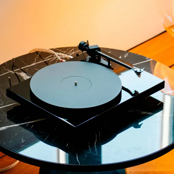 Pro-Ject Debut EVO 2 (PICK IT MM EVO) High Gloss Black