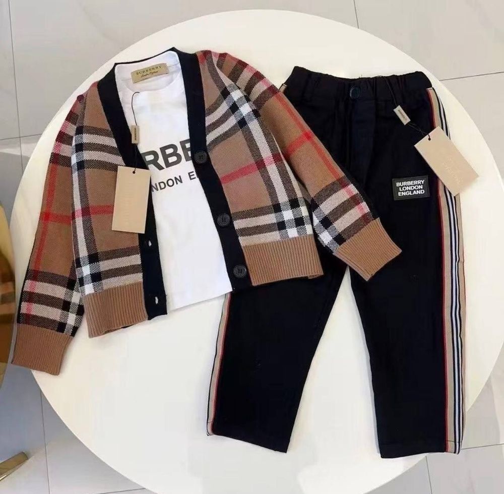 Костюм Burberry