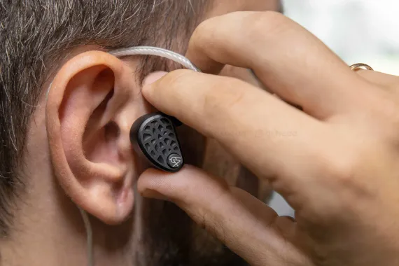 64 Audio U18s
