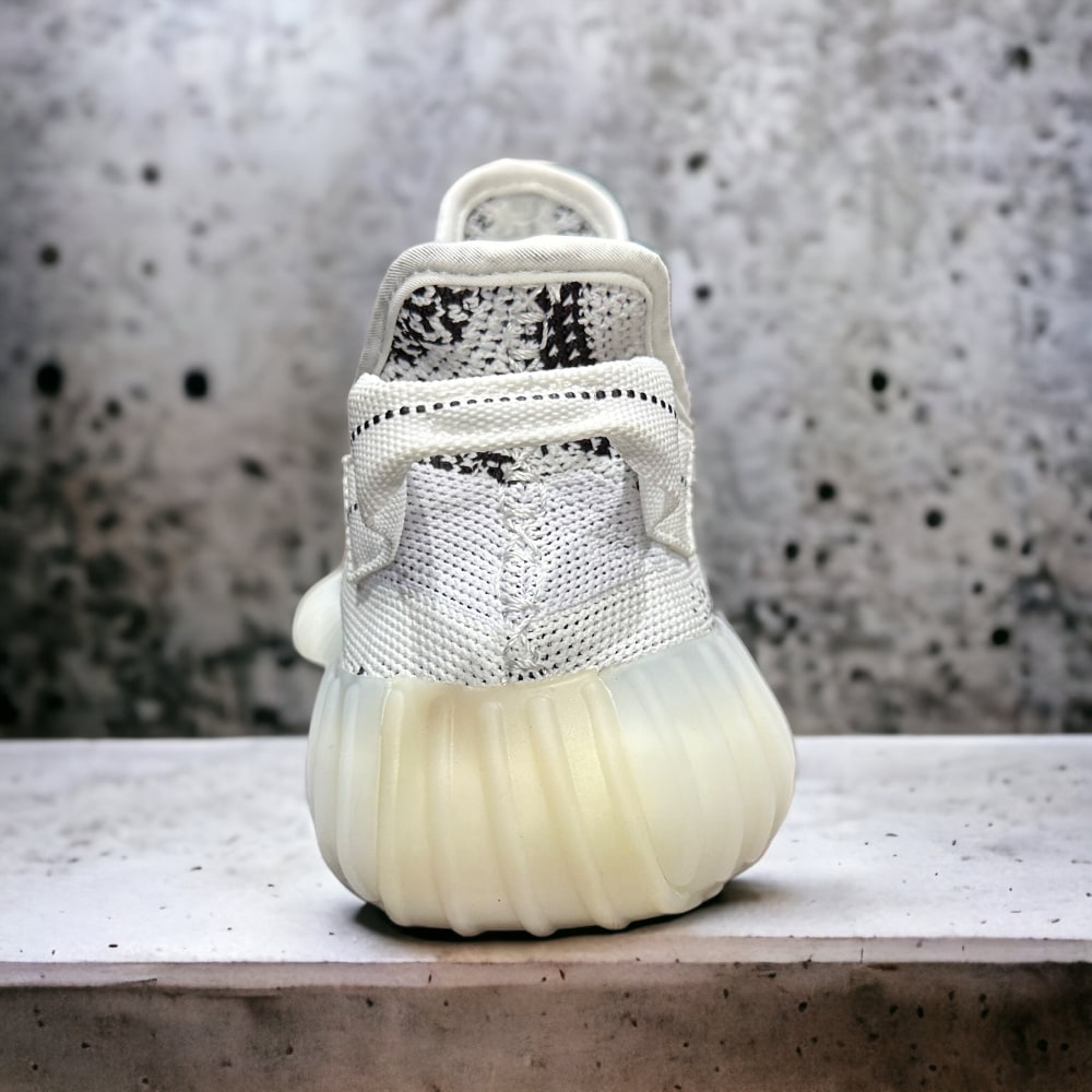 Adidas Ozelia • White