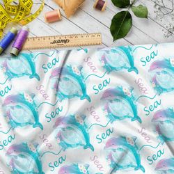 Ткань лён мыльные дельфины на белом фоне