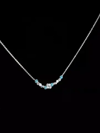 Тонкое колье Млечный путь с голубыми кристаллами Swarovski