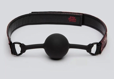 Кляп-шар на двусторонних ремешках Reversible Silicone Ball Gag (Цвет: красный с черным)
