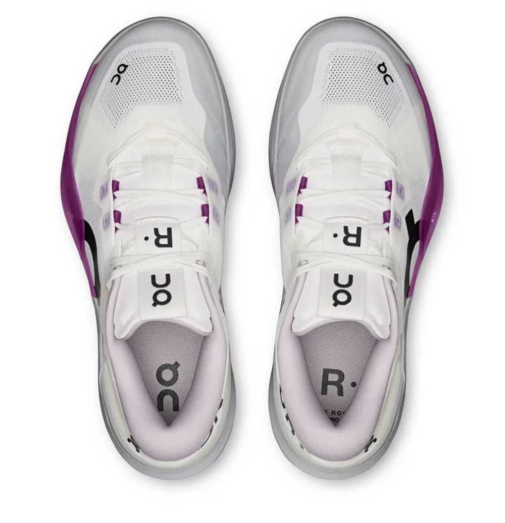 Женские теннисные кроссовки On The Roger Pro 3 - white/muscadine