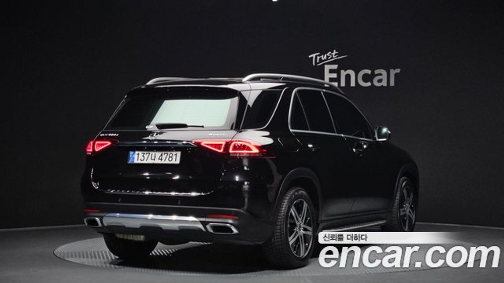 Mercedes-Benz GLE-Class GLE300d 4MATIC — 2019