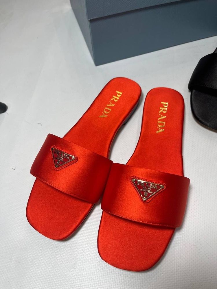 Сумка-мессенджер Prada