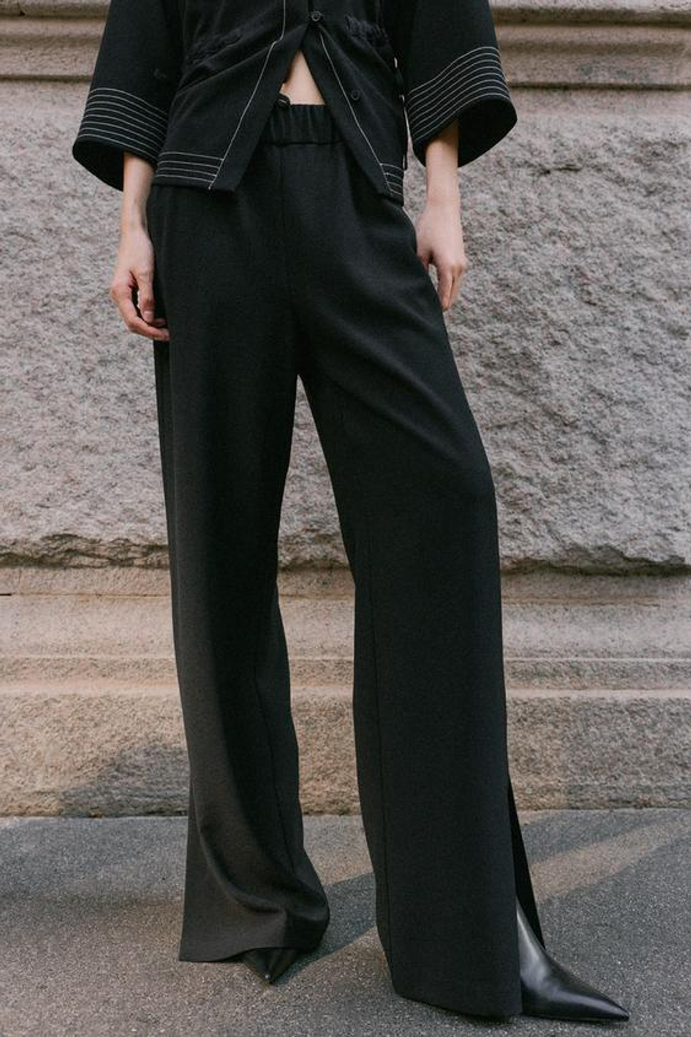 ZARA БРЮКИ В ПОЛОСКУ С РАЗРЕЗАМИ, ЧЕРНЫЙ