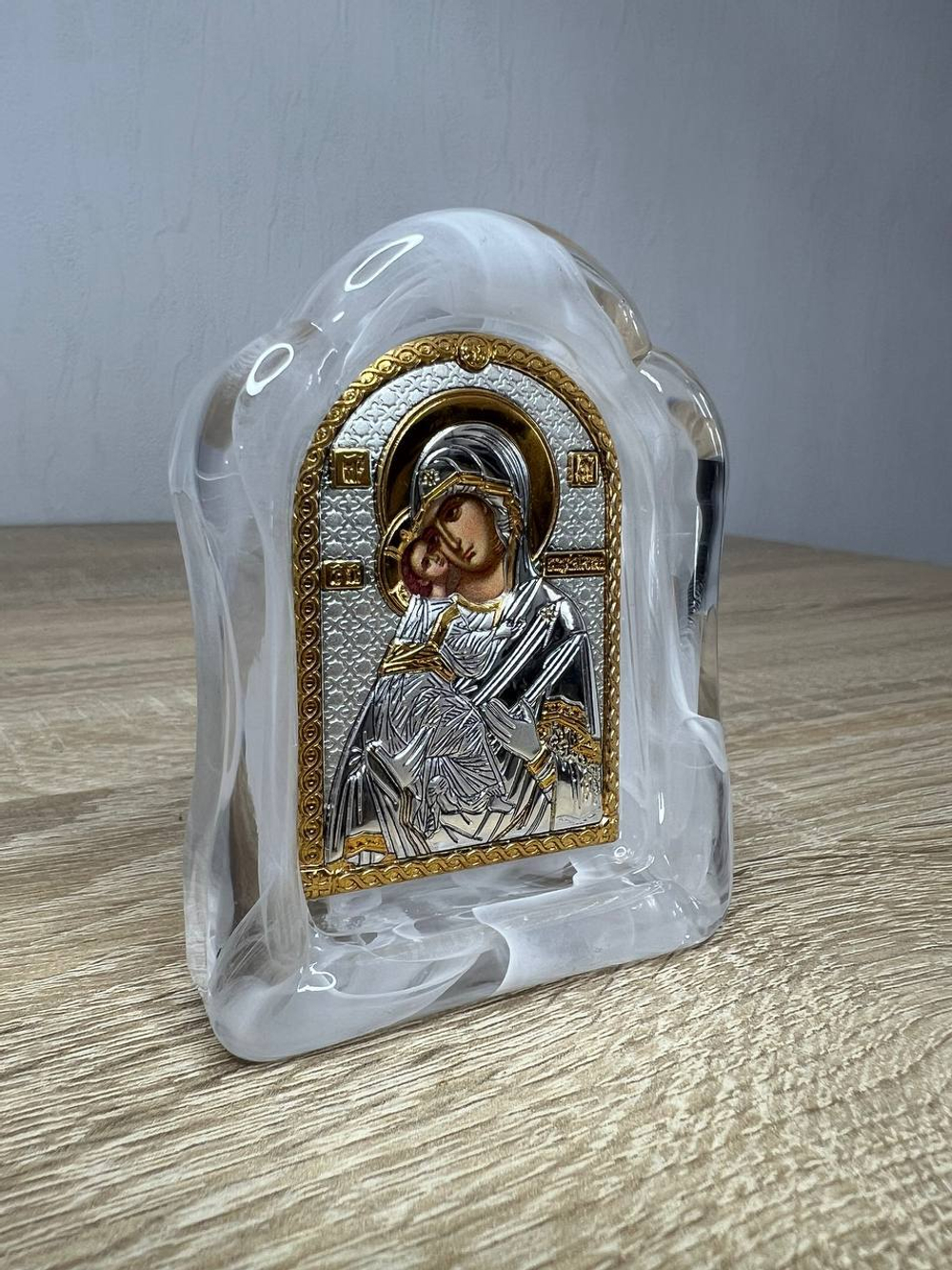 Владимирская БМ, икона арочная, белое муранское стекло 103х147