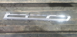 Молдинг решетки радиатора Mercedes GL GLS (X166) 15-19 Б/У Оригинал A1668881885