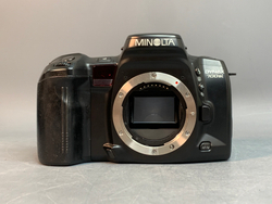 Нерабочий Minolta Dynax 700si body