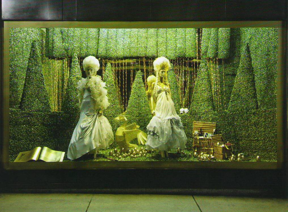 Visual Merchandising: Window Displays and In-store Experience. 4th Edition