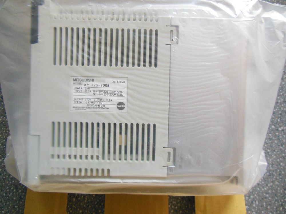 MR-J2S-200B MR-J2S-200B